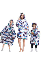 Laden Sie das Bild in den Galerie-Viewer, Schwarze Erdbeere Familie Passendes Flanell Übergröße Sweatshirt mit Kapuzenpullover