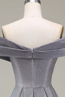 Laden Sie das Bild in den Galerie-Viewer, Glitzerndes schulterfreies A-Linie Prinzessinnen Ballkleid mit Plissee