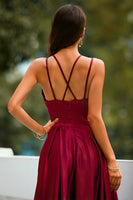 Laden Sie das Bild in den Galerie-Viewer, Langes  Burgundy Satin Kleid