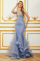 Laden Sie das Bild in den Galerie-Viewer, Meerjungfrauen Spaghettiträger Graublaues Ballkleid mit Applikationen