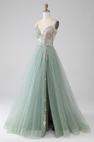 Laden Sie das Bild in den Galerie-Viewer, A-Linie Hellgrünes Ballkleid mit Perlen und Schlitz