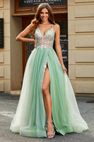 Laden Sie das Bild in den Galerie-Viewer, Langes A-Linie V-Ausschnitt Hellgrünes Tüll Ballkleid mit Schlitz