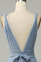 Laden Sie das Bild in den Galerie-Viewer, Staubiges blaues A-Linie Brautjungfernkleid mit tiefem V-Ausschnitt