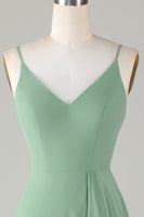 Laden Sie das Bild in den Galerie-Viewer, Spaghettiträger Matcha Langes Brautjungfernkleid mit Rüschen