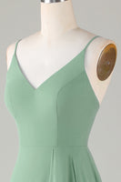 Laden Sie das Bild in den Galerie-Viewer, Spaghettiträger Matcha Langes Brautjungfernkleid mit Rüschen