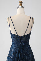 Laden Sie das Bild in den Galerie-Viewer, A-Linie marineblaues Spaghettiträger langes Ballkleid mit Schlitz