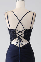 Laden Sie das Bild in den Galerie-Viewer, Meerjungfrauen Marineblaues Ballkleid mit perlen und Rüschen