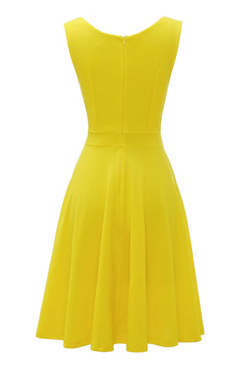 Gelbes Kleid mit V-Ausschnitt aus den 1950er Jahren