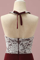 Laden Sie das Bild in den Galerie-Viewer, Burgunderrote Spitze und Chiffon Neckholder Junior Brautjungfernkleid