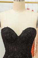 Laden Sie das Bild in den Galerie-Viewer, Enges Rosa Kurzes Abiballkleid mit Applikationen