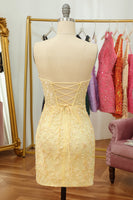 Laden Sie das Bild in den Galerie-Viewer, Enges Rosa Kurzes Abiballkleid mit Applikationen