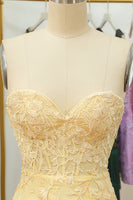 Laden Sie das Bild in den Galerie-Viewer, Enges Rosa Kurzes Abiballkleid mit Applikationen