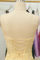 Laden Sie das Bild in den Galerie-Viewer, Enges Rosa Kurzes Abiballkleid mit Applikationen