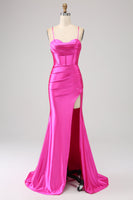 Laden Sie das Bild in den Galerie-Viewer, Meerjungfrauen Spaghettiträger  Fuchsia Korsett Ballkleid mit Schlitz