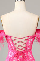 Laden Sie das Bild in den Galerie-Viewer, Schulterfreie Scheide Blaues kurzes Abiballkleid mit Feder