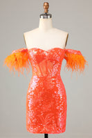 Laden Sie das Bild in den Galerie-Viewer, Schulterfreie Scheide Blaues kurzes Abiballkleid mit Feder