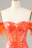 Laden Sie das Bild in den Galerie-Viewer, Schulterfreie Scheide Blaues kurzes Abiballkleid mit Feder