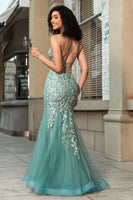 Laden Sie das Bild in den Galerie-Viewer, Meerjungfrauen Spaghettiträger hellgrünes Korsett Ballkleid mit Applikationen