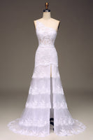 Laden Sie das Bild in den Galerie-Viewer, Glitzerndes dunkles marineblaues gestuftes Spitzenkleid mit einer Schulter und langem Schlitz