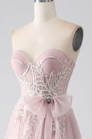 Laden Sie das Bild in den Galerie-Viewer, Funkelndes A Linie trägerloses Ballkleid aus Tüll mit Schleife