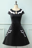 Laden Sie das Bild in den Galerie-Viewer, Schwarzes 1950er Fledermaus Cape Swing Kleid
