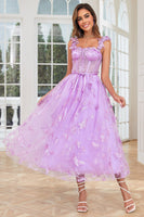 Laden Sie das Bild in den Galerie-Viewer, A-Linie Lila Korsett Ballkleid mit Schmetterlings applikationen