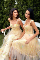 Laden Sie das Bild in den Galerie-Viewer, Champagner Langes Ballkleid mit Stickerei