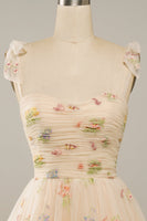 Laden Sie das Bild in den Galerie-Viewer, Herzausschnitt Champagner Kurzes Abiballkleid mit Stickerei