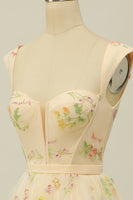 Laden Sie das Bild in den Galerie-Viewer, Süßes A Linie Herzausschnitt Champagner Kurzes Abiballkleid