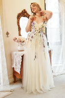 Laden Sie das Bild in den Galerie-Viewer, Elegantes A Linie Champagner Übergröße Ballkleid mit Applikationen