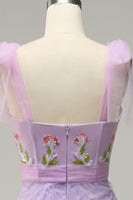 Laden Sie das Bild in den Galerie-Viewer, Hellgrünes Ballkleid in A-Linie mit Stickerei