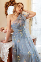 Laden Sie das Bild in den Galerie-Viewer, A Linie Eine Schulter Grau Blau Übergröße Ballkleid mit Stickerei