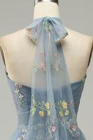 Laden Sie das Bild in den Galerie-Viewer, Neckholder A-Linie Tüll Ballkleid mit Stickerei