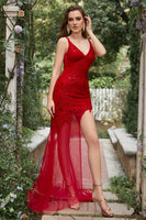 Laden Sie das Bild in den Galerie-Viewer, Meerjungfrau V Ausschnitt Rotes langes Ballkleid mit Stickerei