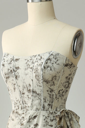 Etui Herzausschnitt Grau bedrucktes Brautjungfernkleid mit Gürtel