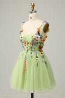 Laden Sie das Bild in den Galerie-Viewer, A Linie Spaghetti Träger Champagner Kurzes Abschlussballkleid mit Applikationen