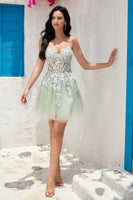 Laden Sie das Bild in den Galerie-Viewer, Stilvolles A Line Dusty Sage Spaghetti Straps Homecoming Kleid mit kreuz und quer gekreuztem Rücken