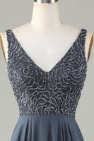 Laden Sie das Bild in den Galerie-Viewer, A-Linie Perlen Eukalyptus Langes Brautjungfernkleid