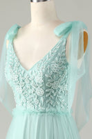 Laden Sie das Bild in den Galerie-Viewer, Tüll V-Ausschnitt Altrosa Brautjungfernkleid mit Perlen