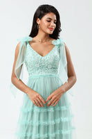 Laden Sie das Bild in den Galerie-Viewer, A-Linie V-Ausschnitt Staubiges rosa langes Brautjungfernkleid mit Perlen