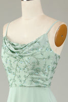 Laden Sie das Bild in den Galerie-Viewer, Spaghettiträger Perlen staubiges rosa Brautjungfernkleid