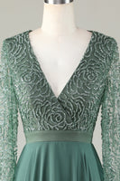 Laden Sie das Bild in den Galerie-Viewer, A Linie Eukalyptus V-Ausschnitt Perlen Langarm Brautjungfernkleid