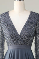 Laden Sie das Bild in den Galerie-Viewer, A Linie Eukalyptus V-Ausschnitt Perlen Langarm Brautjungfernkleid