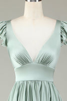 Laden Sie das Bild in den Galerie-Viewer, Langes Brautjungfernkleid mit tiefem V-Ausschnitt und Rüschen