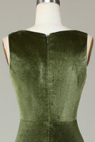 Laden Sie das Bild in den Galerie-Viewer, Samt Meerjungfrau Oliv Brautjungfernkleid mit Schlitz