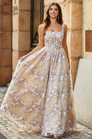 Laden Sie das Bild in den Galerie-Viewer, Charmantes A-Linie Korsett Ballkleid mit quadratischem Ausschnitt und Applikationen