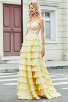 Laden Sie das Bild in den Galerie-Viewer, A-Linie Herzausschnitt Gelbes Korsett Ballkleid mit Applikationen und Rüschen