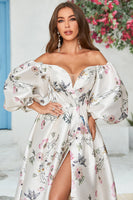 Laden Sie das Bild in den Galerie-Viewer, Elfenbein Blumen Satin Kapellen Schleppe Brautkleid