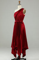 Laden Sie das Bild in den Galerie-Viewer, Asymmetrisches Eine Schulter Burgunderrotes Brautjungfernkleid