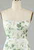 Laden Sie das Bild in den Galerie-Viewer, Asymmetrisches trägerloses bedrucktes grünes langes Brautjungfernkleid